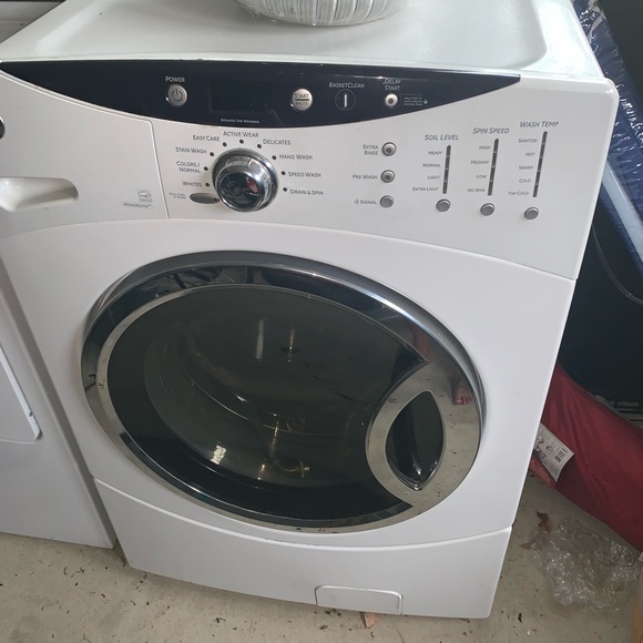 Great condition washer & dryer set! - Picture 1 of 4